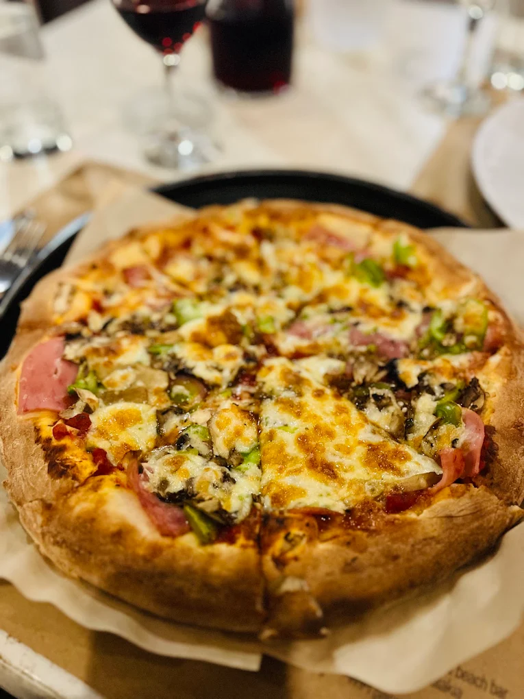 Nostos Pizza ve Plaj Barı